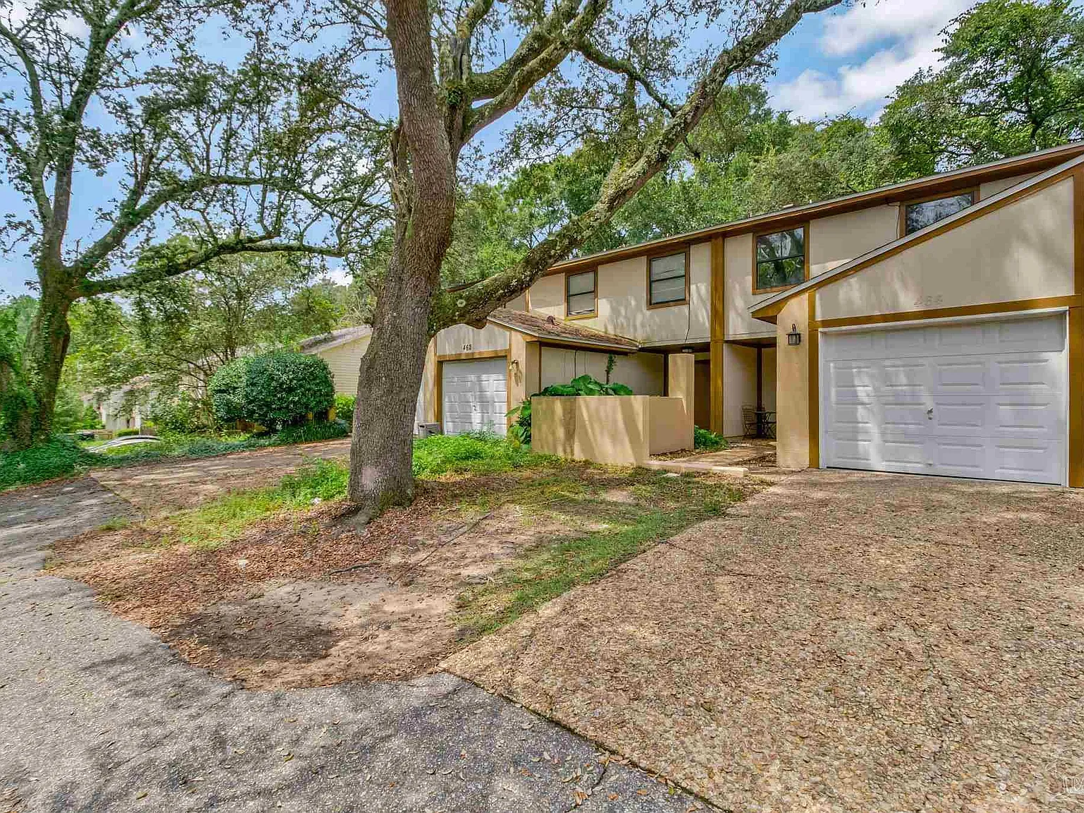 3 bed, 1.5 bath, 1369 sqft, $1,600 — Photo 3