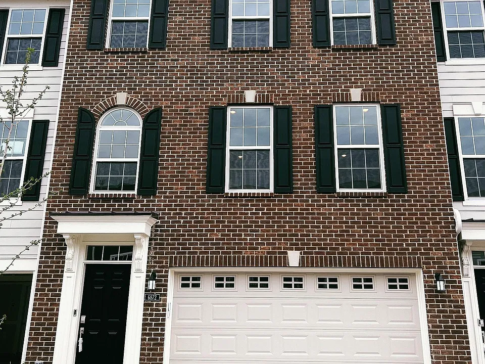 6872 Sunstone Pl