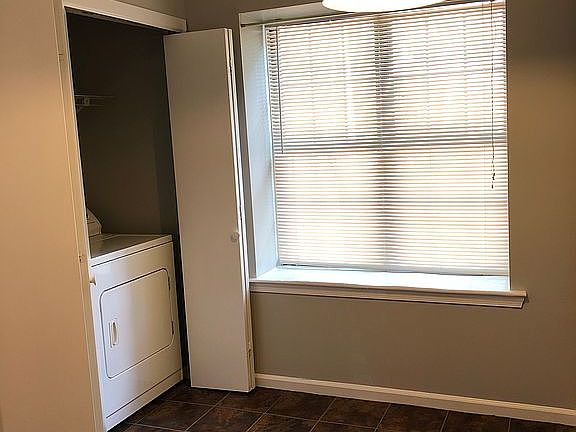 Kitchen-laundry
