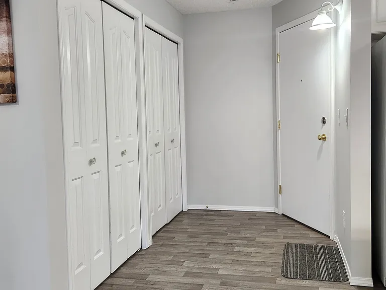 60 Lawford Ave #214 — Photo 1