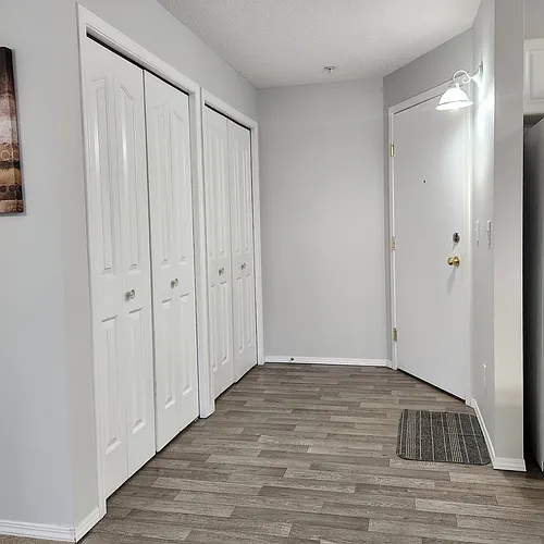 60 Lawford Ave #214 Photo 1