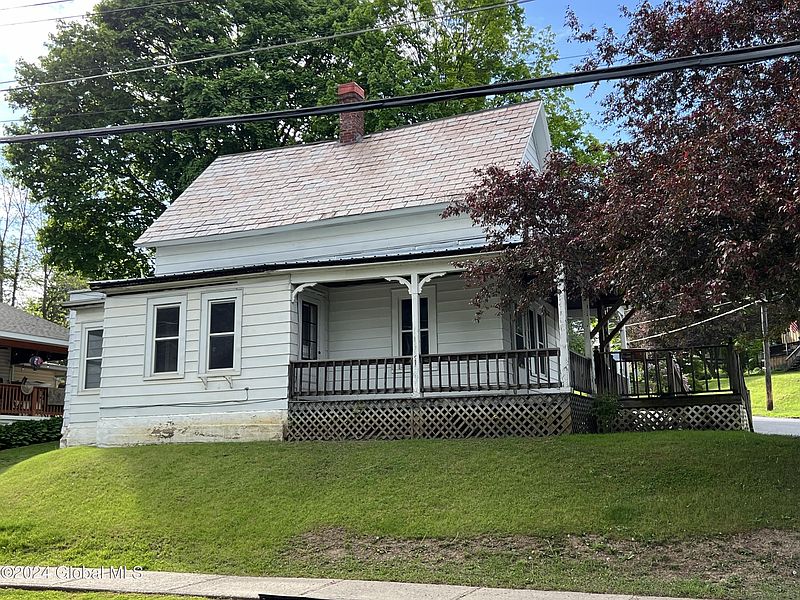 2nd image of 3 Wayne Avenue