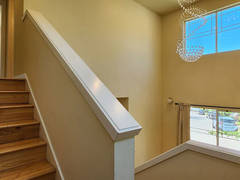 2567 NE Kensington Ct — Photo 18