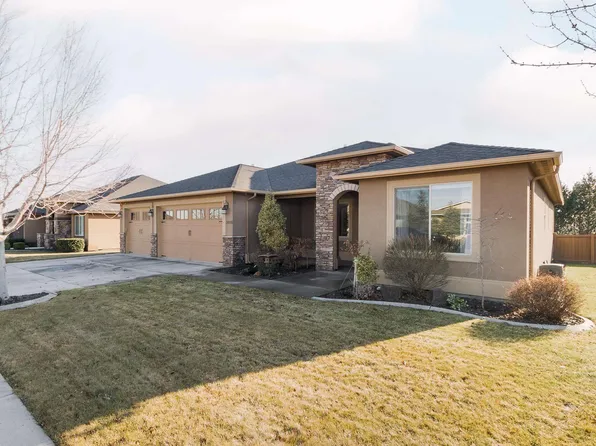 3035 Bluffs Dr, Richland, WA 99354