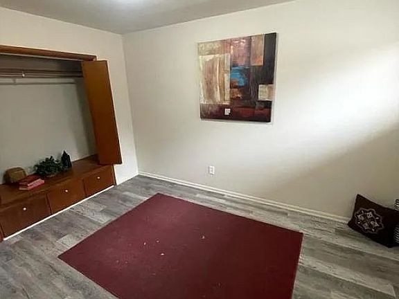 4th image of 10516-10606 E Main Ave
