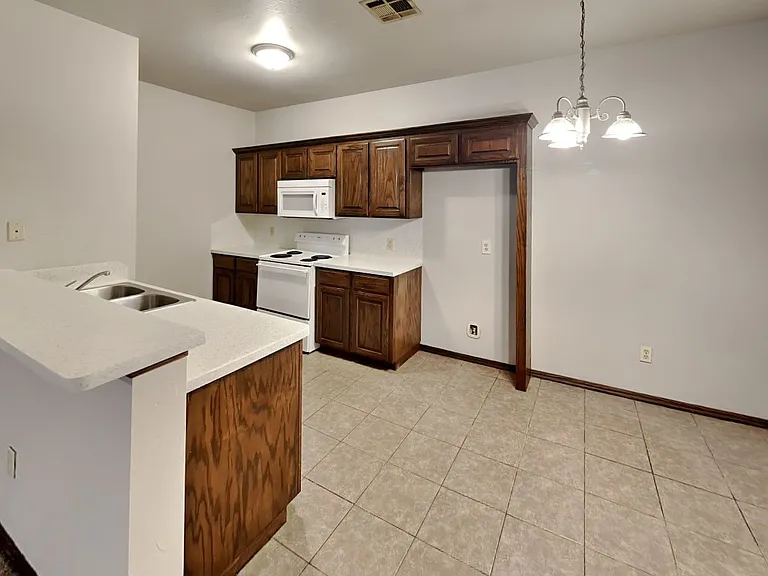1720 W Palm Pl — Photo 10