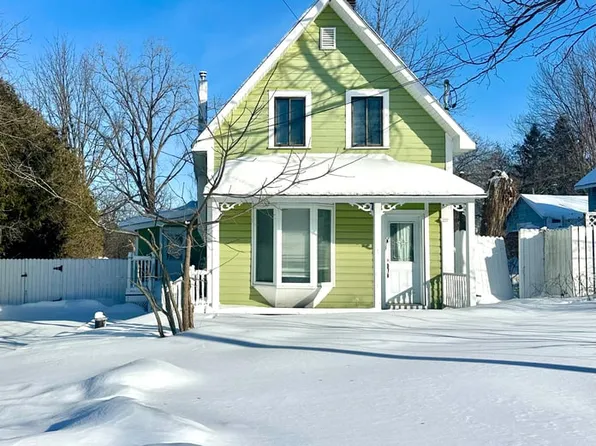 983 Cameron St, Ottawa, ON K4C 1A1