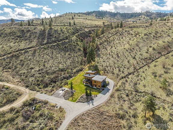 3rd image of 111 Hawks Meadow Road