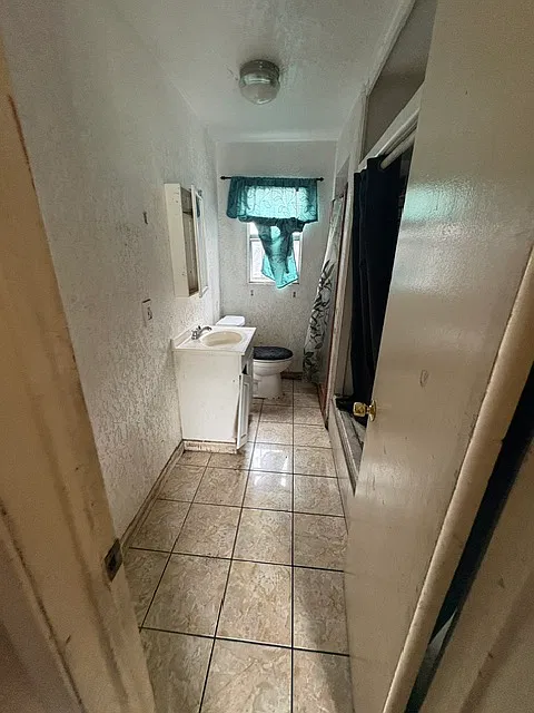 Studio, $1,390 — Photo 3
