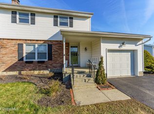 10 Fairlawn Ave, Rensselaer, NY 12144