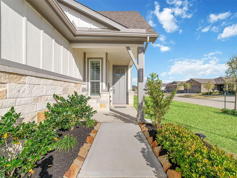14435 Garden Grove Ct — Photo 2