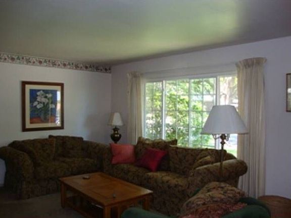 3rd image of 318 Vista Way