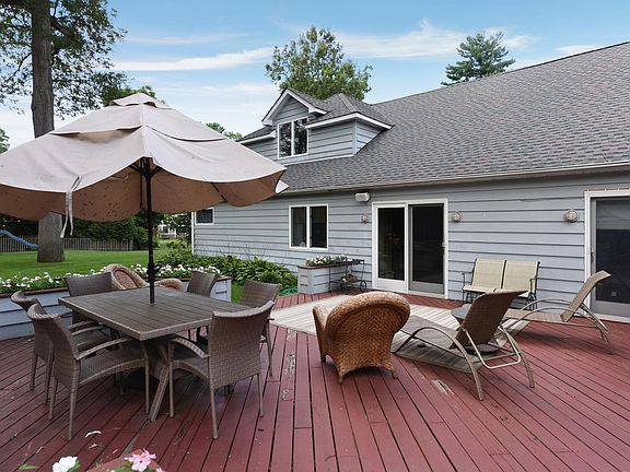 2nd image of 202 Parkway Dr