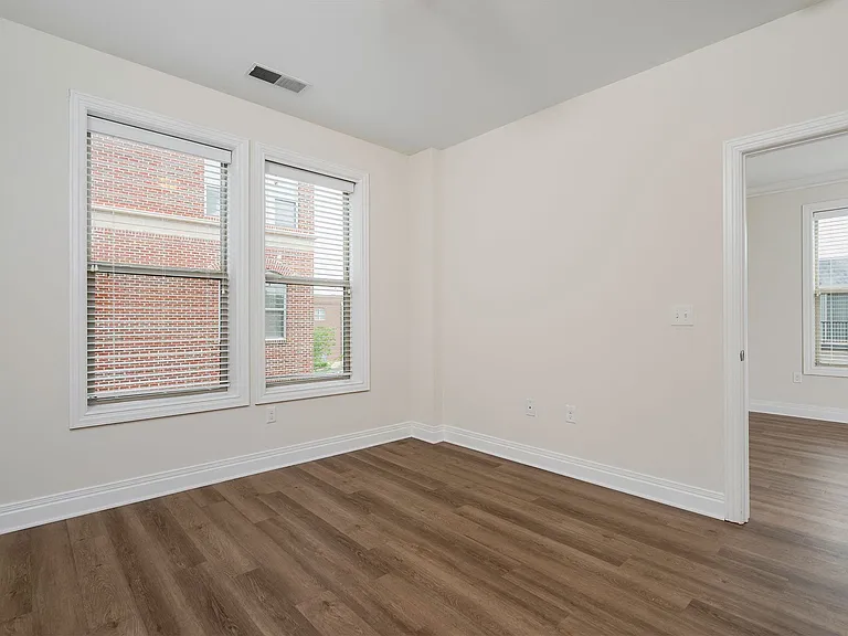 Harrison Park Apartments — Photo 26