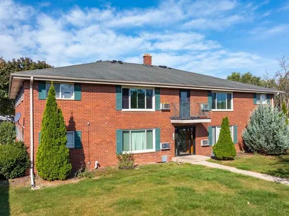 Evergreen Terrace Apartments, 744 Evergreen Dr APT 3, Hartford, WI 53027