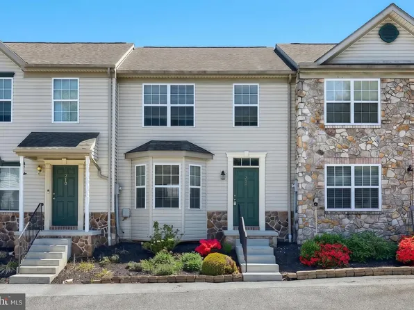 208 Royal Dr, Manchester, PA 17345