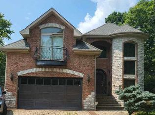 1502 Magnolia St, Glenview, IL 60025