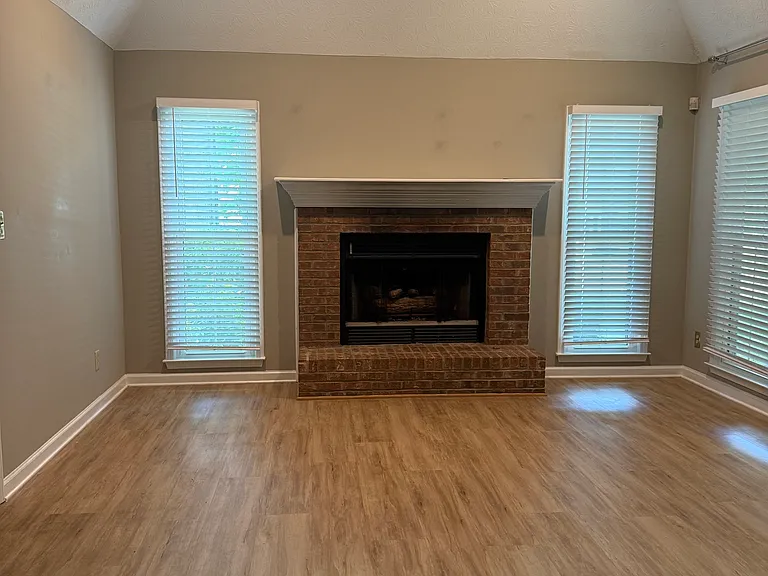 317 Welton Way — Photo 6