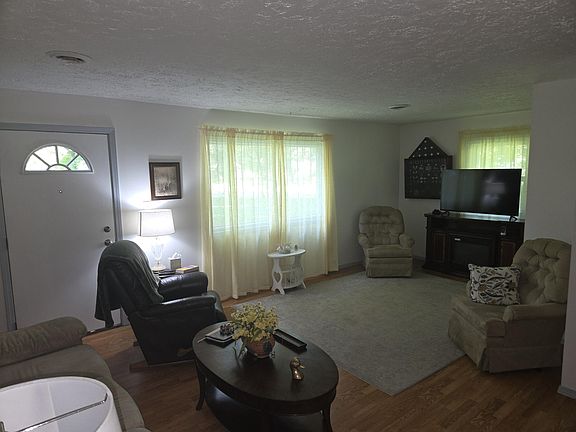 2nd image of 8810 Moore Rd