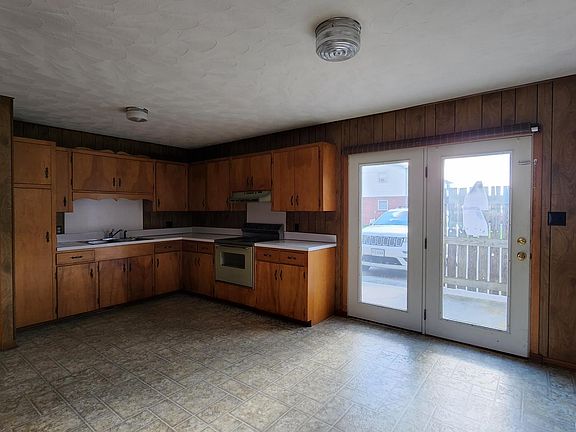 3rd image of 5917 Pender Ln Unit 6