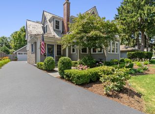 307 E North Ave, Lake Bluff, IL 60044