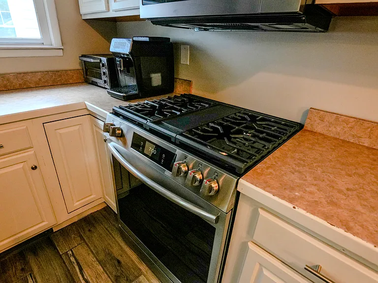 72 Sherwood Ave — Photo 11