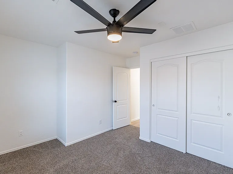 2225 E Sunland Ave — Photo 29