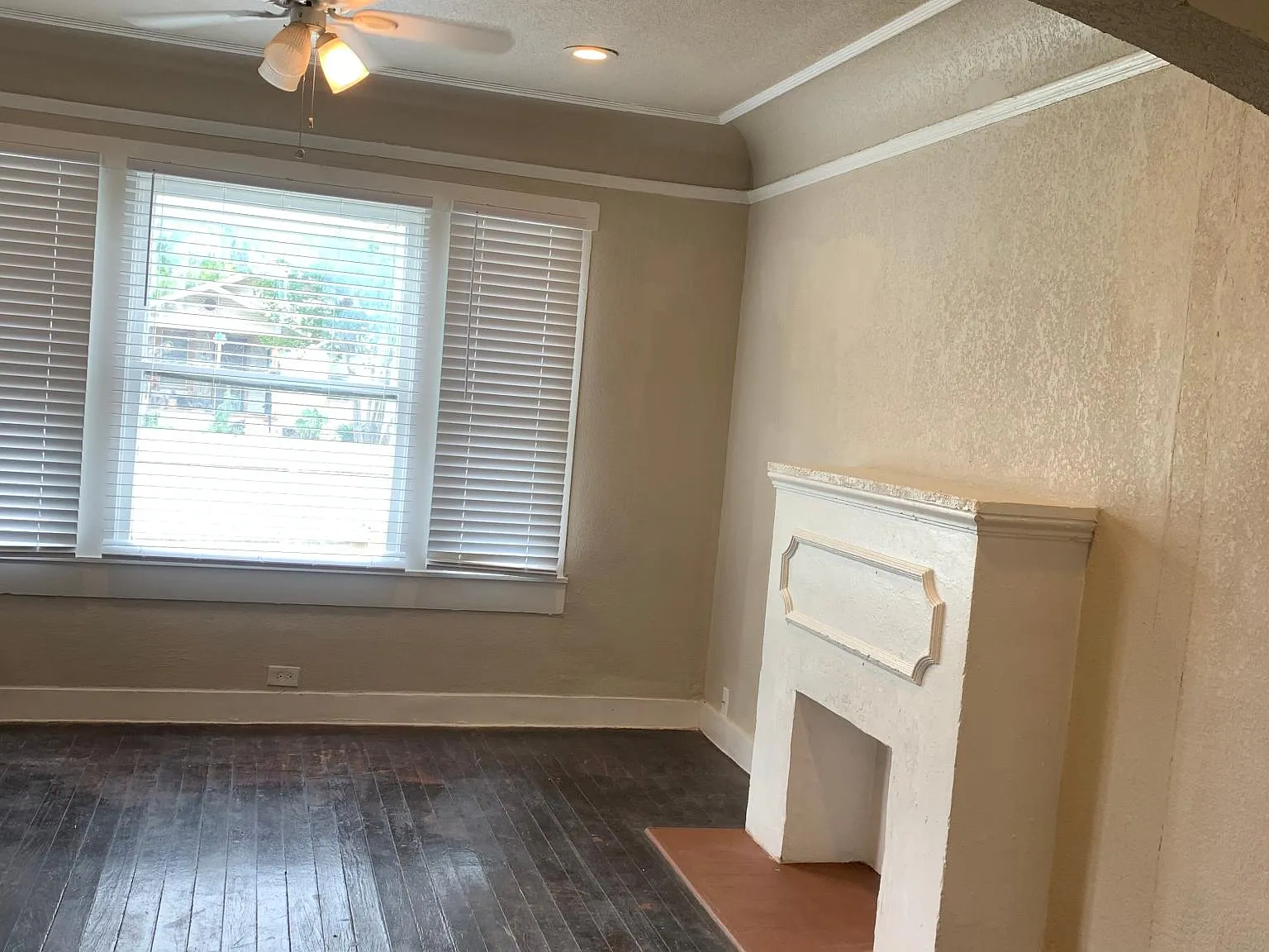 3 bed, 1106 sqft, $1,470 — Photo 1