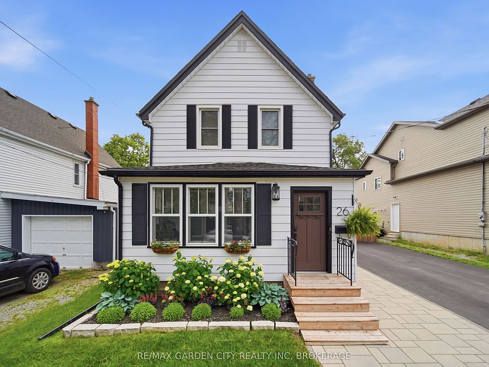 1st image of 26 Carleton St N