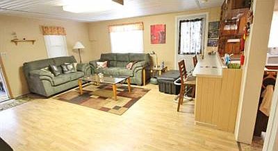 4th image of 36202 Conner Ave
