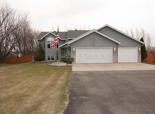 1002 76th Ave S, Fargo, ND 58104