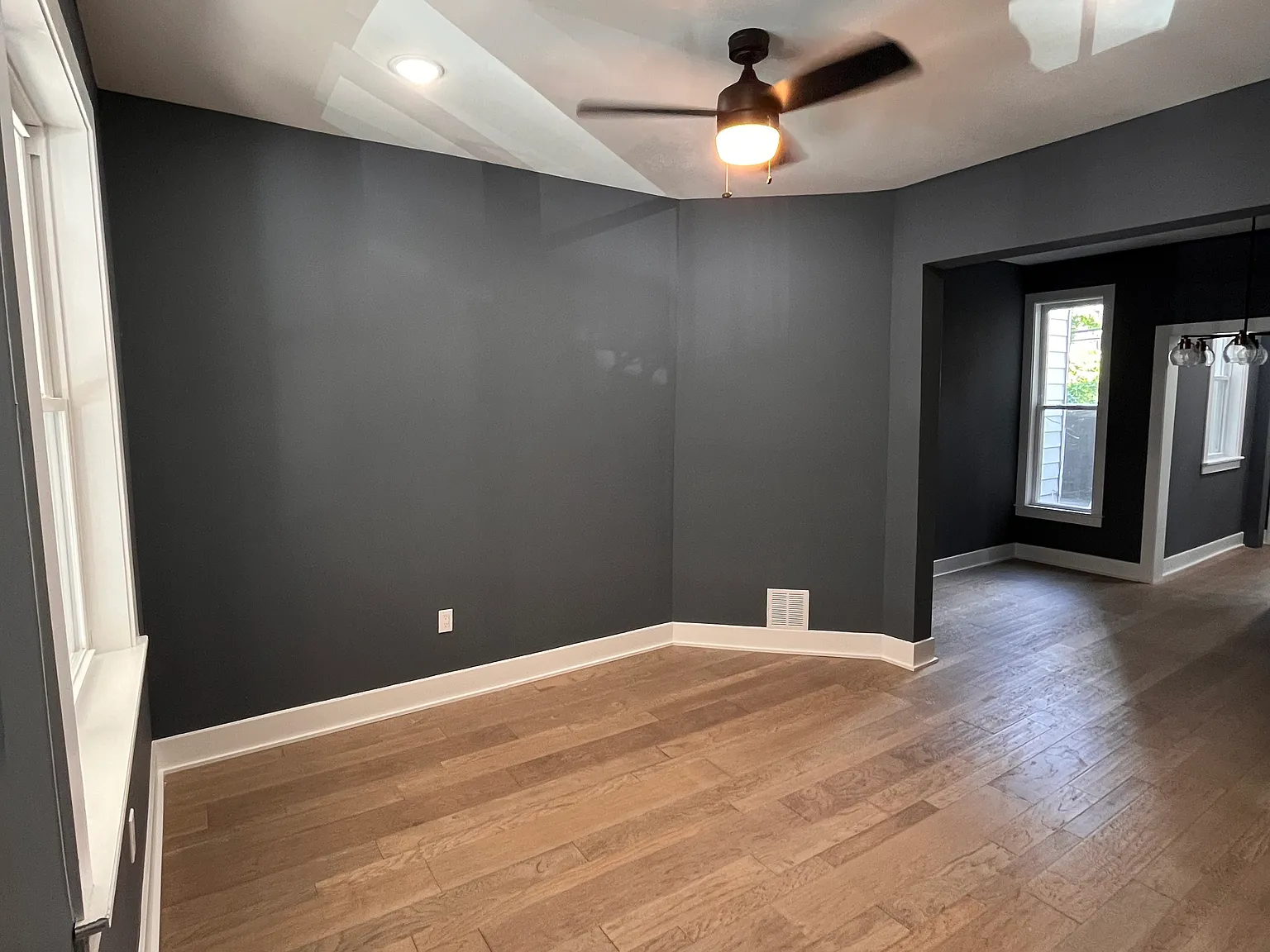 3 bed, 968 sqft, $1,700 — Photo 1