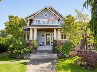 3098 McBride Ave, Surrey, BC V4A 3H1