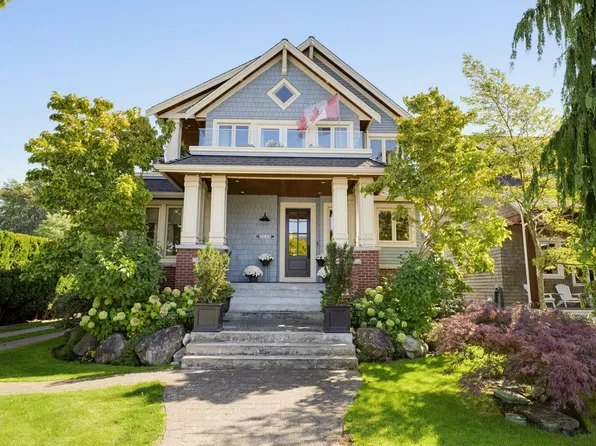 3098 McBride Ave, Surrey, BC V4A 3H1