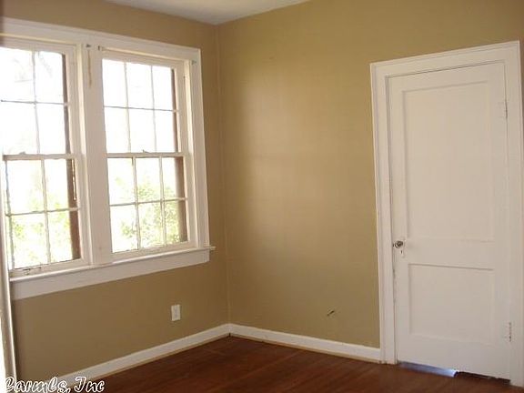 5th image of 1302 Wilson St