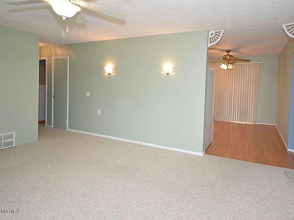 3rd image of 221 S Nursery St