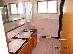 Full bath one, main bath