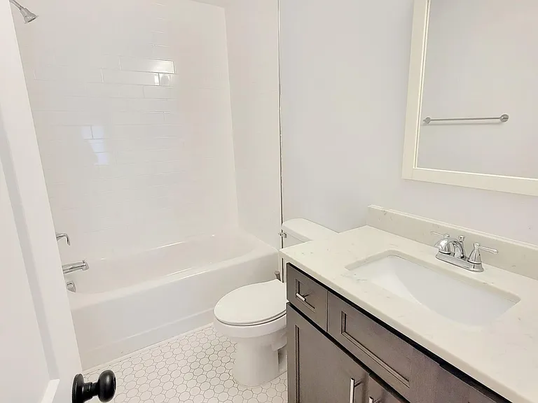 805 Coleman St — Photo 10