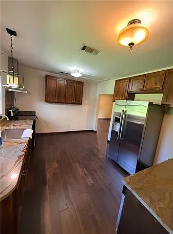 3 bed, 2.0 bath, 1000 sqft, $1,250 — Photo 4