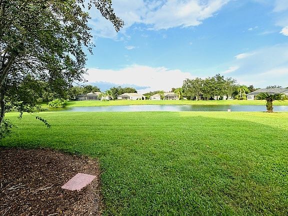 5th image of 2934 Spring Hammock Dr