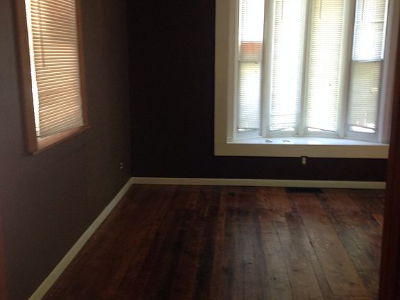4th image of 539 S Broadway St