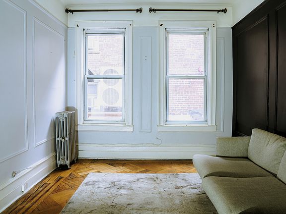 3rd image of 2818 41st Ave #2F