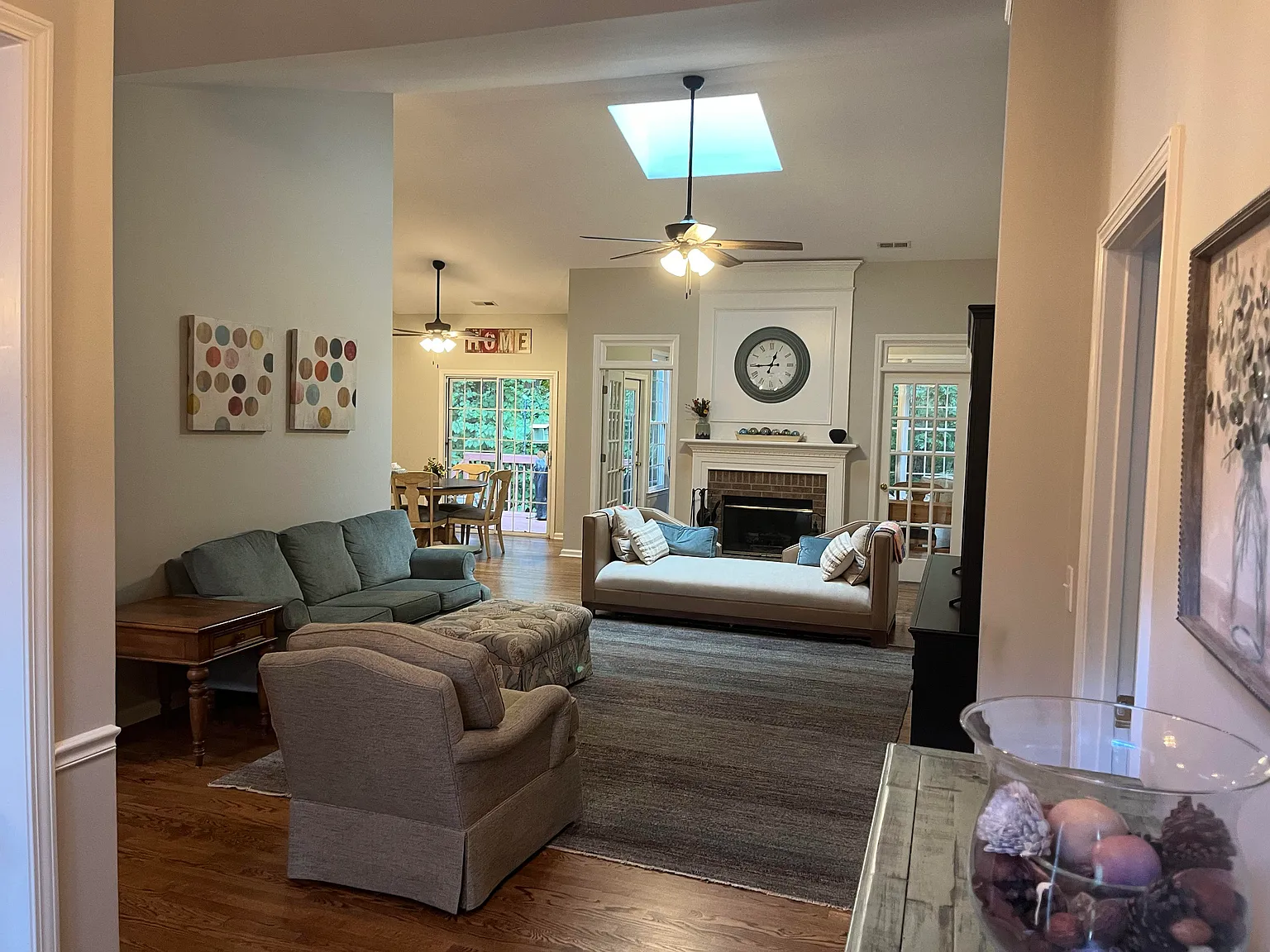 4 bed, 2486 sqft, $2,950 — Photo 3