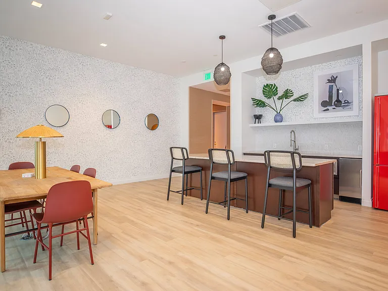 Summer House Apartments — Photo 18