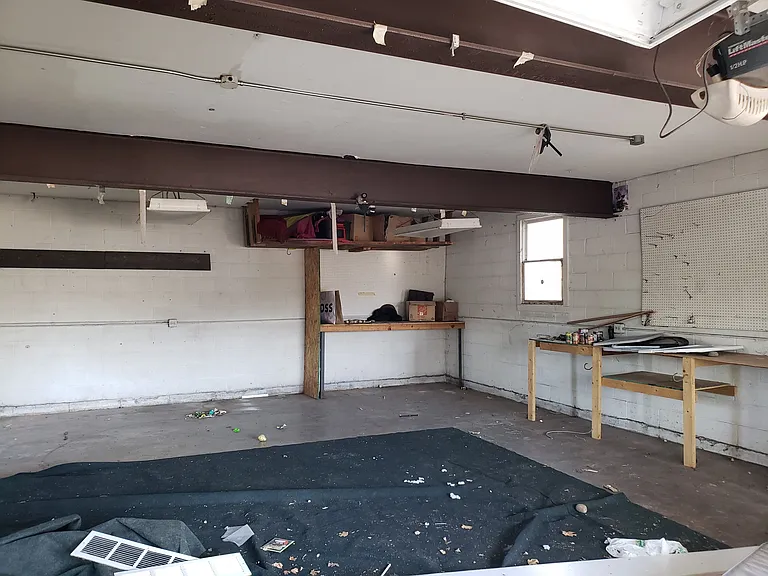 220 W Oneida Ave — Photo 12
