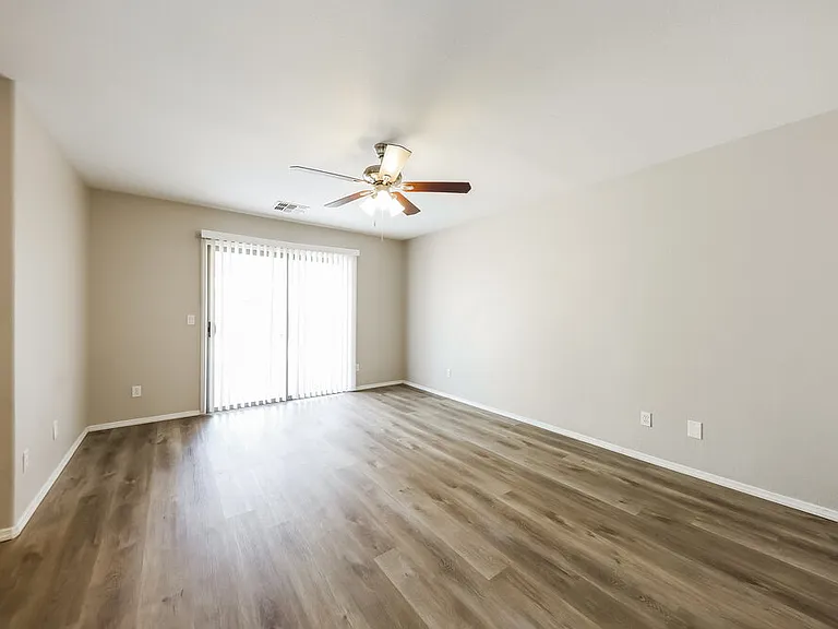 13122 W Clarendon Ave — Photo 10