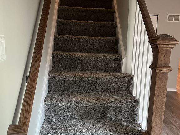 2nd image of 947 Village Ln