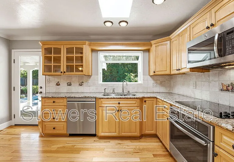 18 Van Gordon Pl — Photo 11