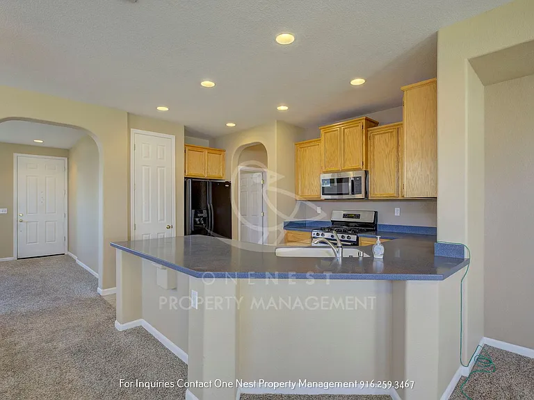 418 Dumont Ct — Photo 11