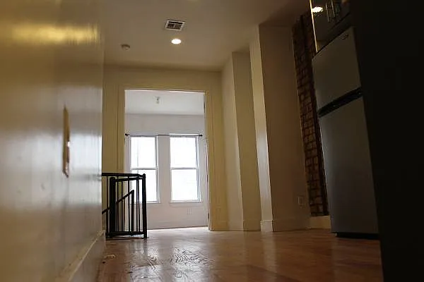 Rented by Ishimbayev Inc | media 17